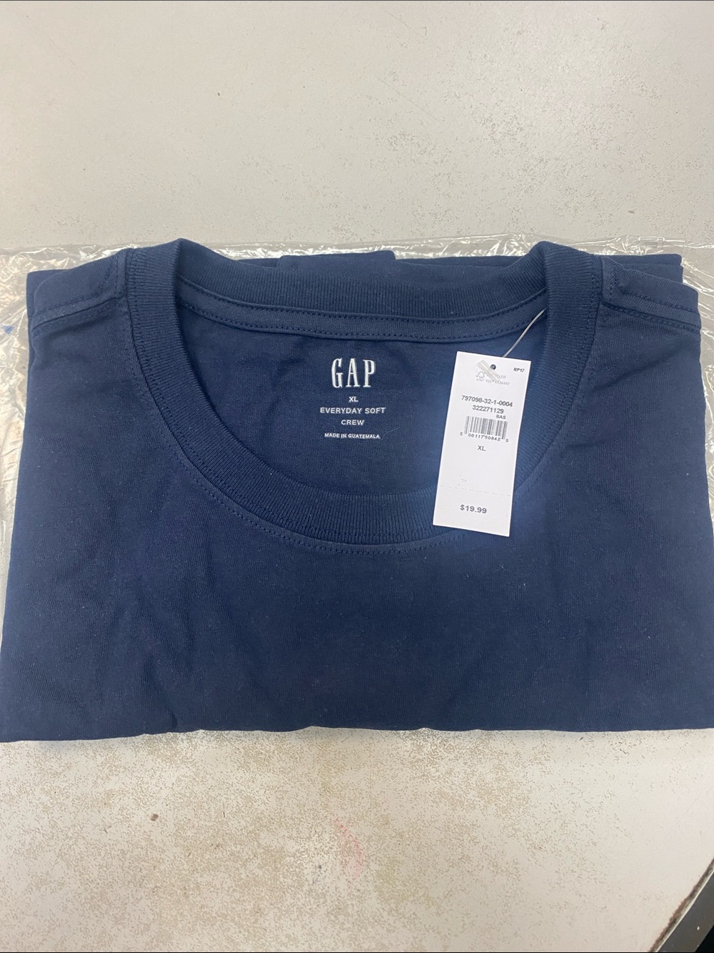 GAP Men's Everyday Soft Crew T-Shirt - Navy Blue